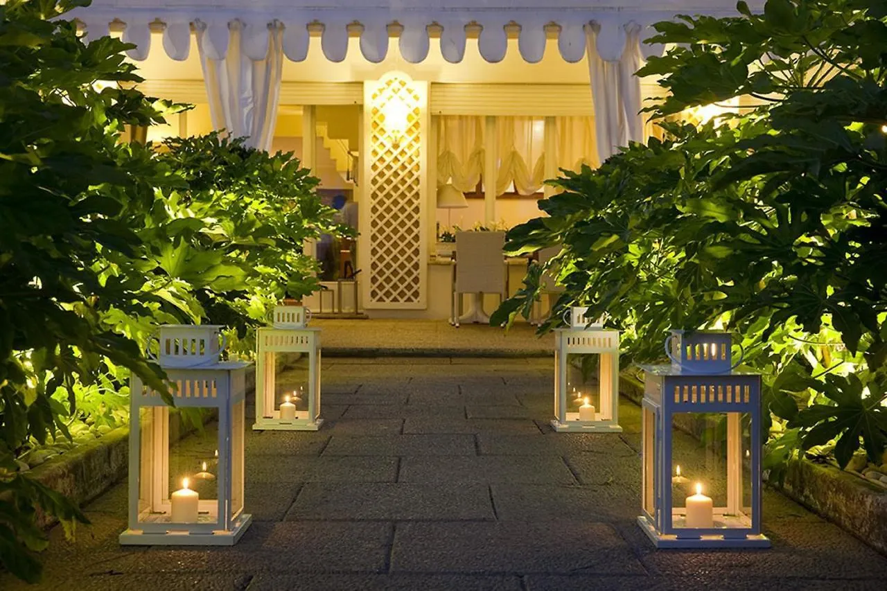 ***  Hotel Parioli Лидо-ди-Езоло Италия
