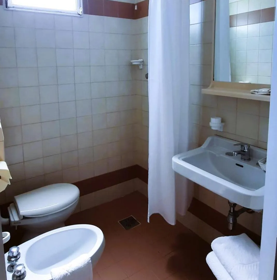 Hotel Parioli Лидо-ди-Езоло 3*,  Италия
